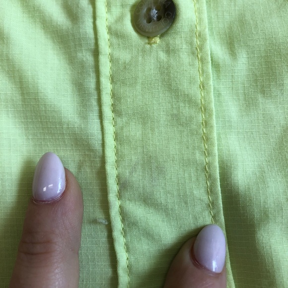 Columbia Women’s Short Sleeve PFG Button Down - Picture 4 of 5